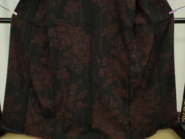 平和屋着物●極上 本場結城紬 重要無形文化財 100亀甲 風景花文 黒地 証紙付き 逸品 未使用 DZAB6534kh6