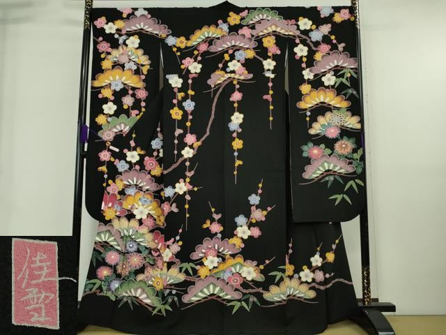 平和屋本店●極上 十日町友禅作家 阿部佳雪 振袖 梅菊松 黒地 鬼しぼ縮緬 逸品 DZAB6729kh6