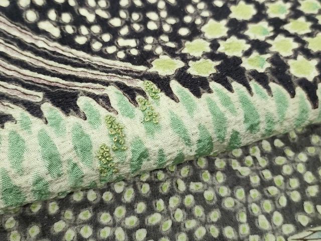 平和屋着物●極上 中国三大刺繍 相良刺繍 訪問着 重ね山花文 暈し染め 黒地 銀通し地 逸品 DZAB6966kh6
