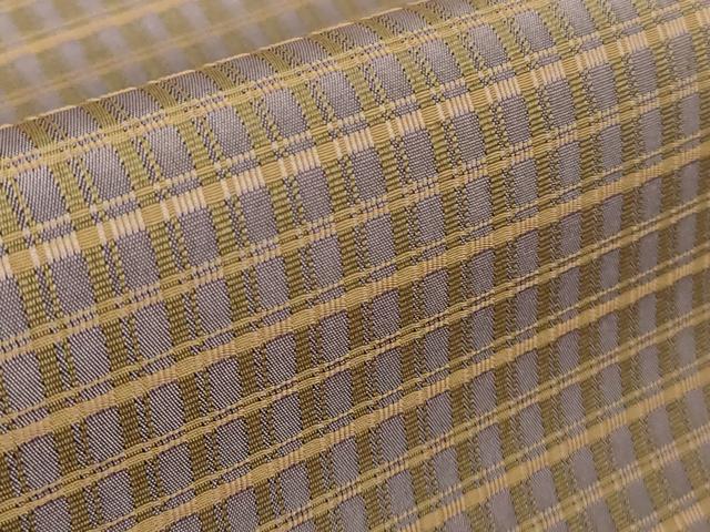 平和屋着物●極上 お召 よしの格子 ゴールドシルク 草木媒染 梅鼠色地 反端付き 逸品 DZAB7029kh6