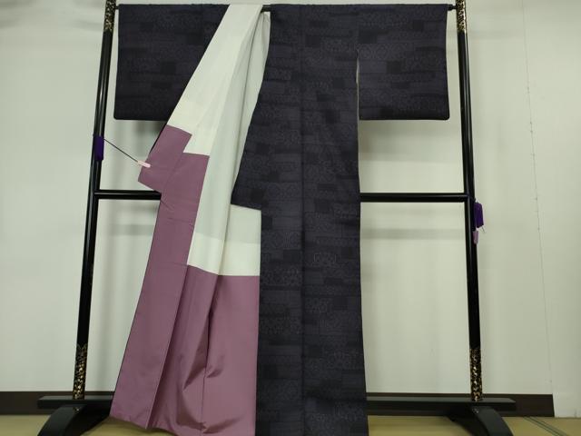 平和屋本店●極上 本場結城紬 重要無形文化財 井上商事謹製 100亀甲 花菱横段文 藍鉄色地 証紙・証明書付き 逸品 DZAB7231kh6