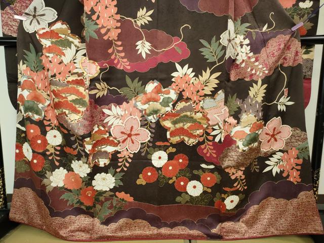 平和屋本店●極上 皇室献上作家 藤井寛 振袖 駒刺繍 雲取り吉祥花松文 黒紅色地 金彩 逸品 DZAB7242kh6