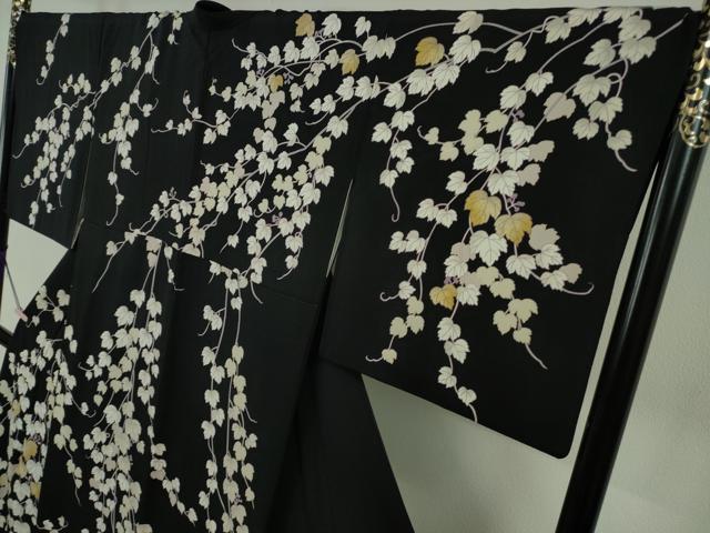 平和屋本店●極上 訪問着 作家物 駒刺繍 蔦の葉文 黒地 金彩 染の近江謹製 逸品 DZAB7376kh6