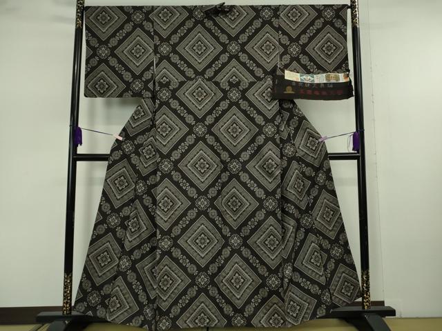 平和屋本店●希少 現代龍郷 龍郷絣 本場大島紬 古代絣大島 古代染色純泥染 大島紬美術館謹製 証紙付き 逸品 DZAB7696kh6