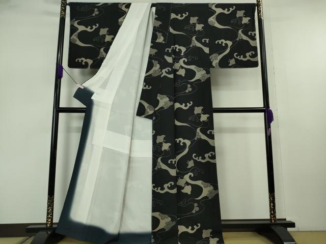 平和屋着物●極上 伝統工芸極型 小紋 立波に千鳥 舞桜 黒地 反端付き 逸品 未使用 DZAB7713kh6
