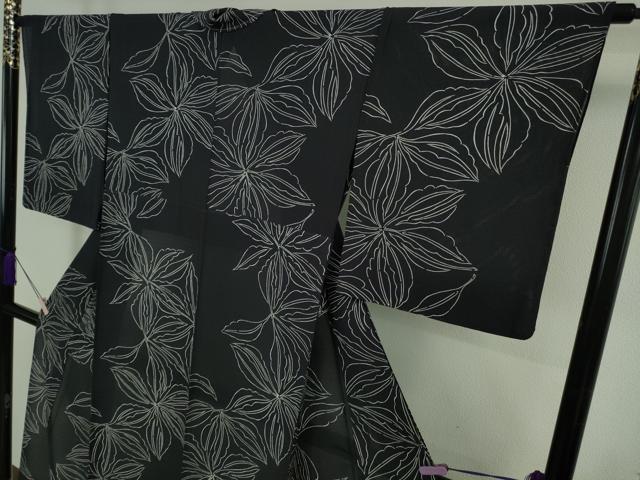 平和屋本店*極上 夏物 世界的人形師 辻村寿三郎 ジュサブロー 小紋 絽縮緬 舞花文 濃い青褐色地 反端付き 逸品 未使用 DZAB7884kh6