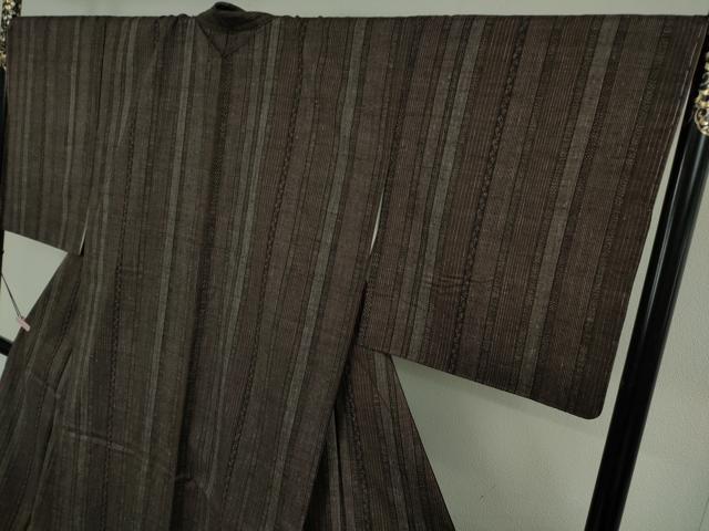 平和屋本店●極上 本場結城紬 重要無形文化財 120亀甲 飛び亀甲柄 藤貫謹製 間道 証紙付き 逸品 未使用 DZAB7909kh6