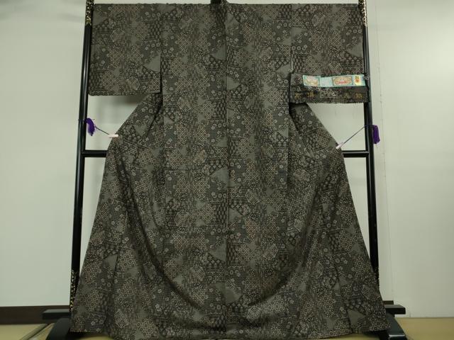 平和屋本店●極上 本場大島紬 古代染色純泥染 割り込み絣 入来玄彩 切嵌名物裂 カネトク謹製 証紙付き 逸品 DZAB8134kh6