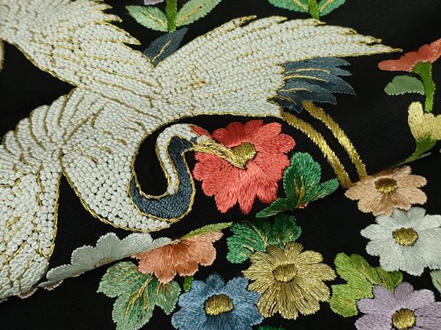 平和屋本店●極上 相良刺繍 総刺繍 お引きずり・引き振袖 結婚式 舞妓 芸妓 芸者 群鶴花文 黒地 金糸 仮絵羽 逸品 未使用 DZAB8183kh6