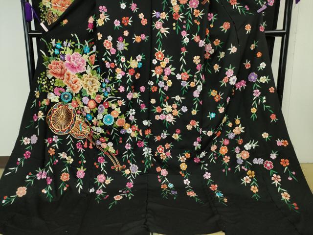 平和屋本店●極上 相良刺繍 総刺繍 お引きずり・引き振袖 結婚式 舞妓 芸妓 芸者 衣装 駒刺繍 花車 黒地 仮絵羽 逸品 未使用 DZAB8185kh6