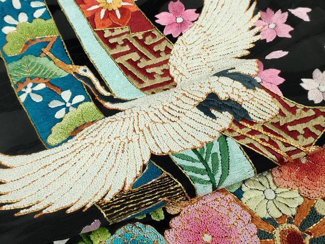 平和屋本店●極上 相良刺繍 総刺繍 お引きずり・引き振袖 結婚式 舞妓 芸妓 駒刺繍 蔓帯飛鶴 黒地 金糸 仮絵羽 逸品 未使用 DZAB8187kh6