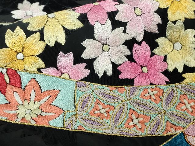平和屋本店●極上 相良刺繍 総刺繍 お引きずり・引き振袖 結婚式 舞妓 芸妓 駒刺繍 蔓帯飛鶴 黒地 金糸 仮絵羽 逸品 未使用 DZAB8187kh6