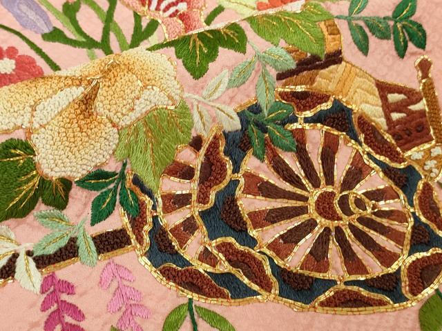 平和屋本店●極上 相良刺繍 総刺繍 お引きずり・引き振袖 和装 結婚式 舞妓 芸妓 衣装 駒刺繍 花車 金糸 仮絵羽 逸品 未使用DZAB8199kh6