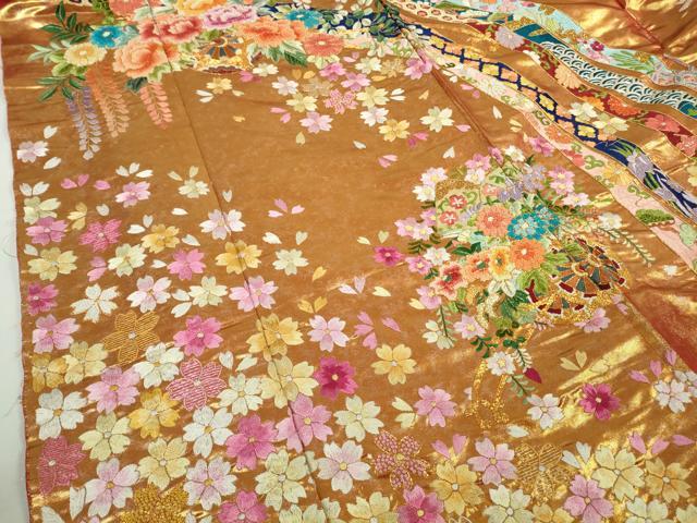 平和屋本店●極上 相良刺繍 総刺繍 色打掛 和装 婚礼 結婚式 花嫁 神社挙式 駒刺繍 花車 蔓帯飛鶴文 金糸 仮絵羽 逸品 未使用 DZAB8202kh6