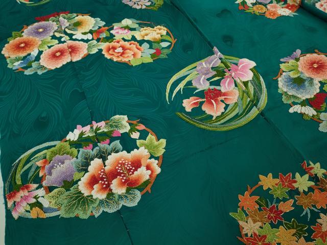 平和屋本店●極上 相良刺繍 総刺繍 お引きずり・引き振袖 和装 結婚式 舞妓 芸妓 衣装 駒刺繍 花丸文 金糸 仮絵羽 逸品 未使用DZAB8207kh6
