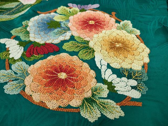 平和屋本店●極上 相良刺繍 総刺繍 お引きずり・引き振袖 和装 結婚式 舞妓 芸妓 衣装 駒刺繍 花丸文 金糸 仮絵羽 逸品 未使用DZAB8207kh6