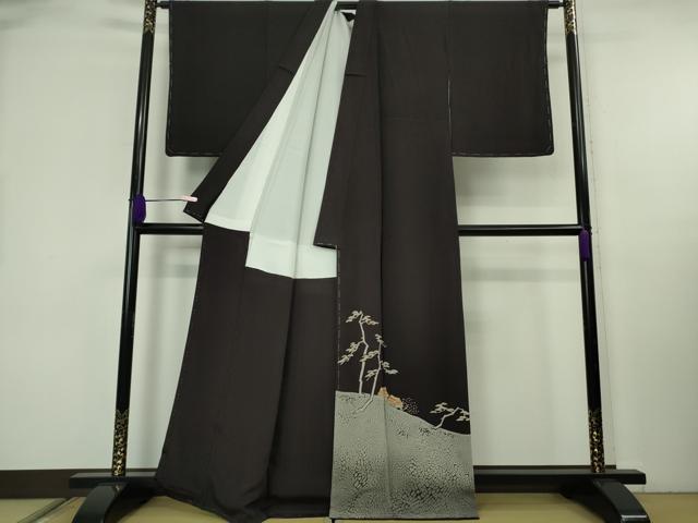 平和屋着物●超希少 染彩芸術の巨匠 皆川月華 ろうけつ染 色留袖 刺繍 風景松文 黒地 金銀糸 逸品 未使用 DZAB8246kh6