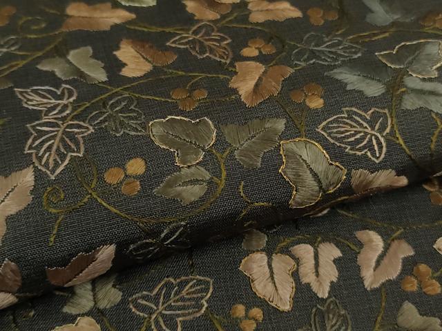 平和屋着物▽極上 本場大島紬 訪問着 単衣 総刺繍 南天唐草文 檳榔子染色地 金糸 奄美染織工房謹製 証紙付き 逸品 未使用 DZAB8987kh6