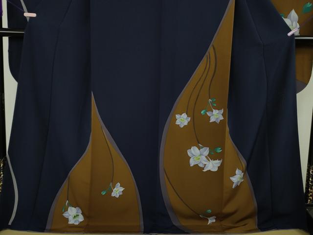 平和屋本店●極上 世界的人形師 辻村寿三郎 ジュサブロー 振袖・長襦袢(袷)セット 枝花文 鉄紺色地 逸品 DZAB8995kh6