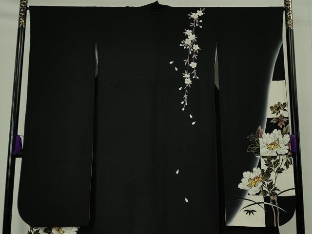 平和屋着物●極上 振袖 駒刺繍 兎 うさぎ 牡丹 黒地 金彩 逸品 DZAB9532kh6
