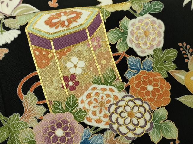 平和屋本店●極上 訪問着 駒刺繍 貝桶 冊子 吉祥花文 黒地 金彩 鬼しぼ縮緬 ロング丈 逸品 DZAB9771kh6