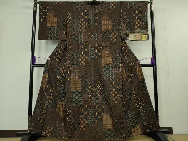平和屋本店●極上 本場大島紬 総刺繍 伽羅沙羅沙 黒地 岡江織物謹製 証紙付き 逸品 DZAB9981kh6