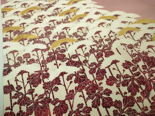 平和屋本店●極上 人間国宝 森口華弘 蒔糊友禅 蒔糊散らし 色留袖 刺繍 枝菊 金糸 三越扱い 逸品 DZAC0398kh6