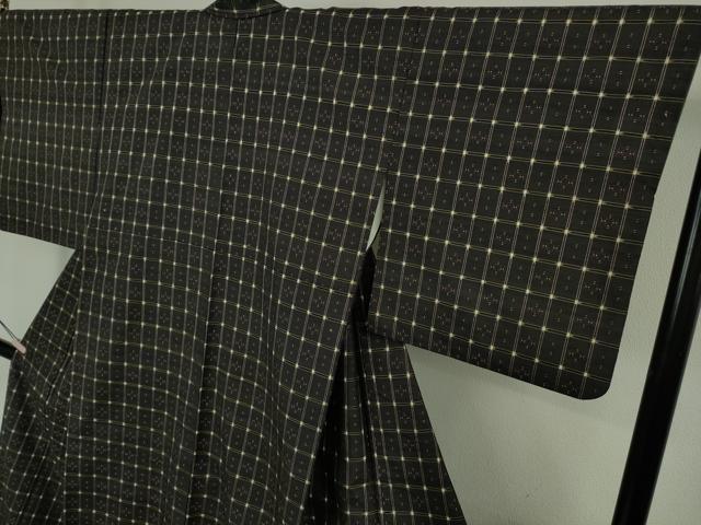 平和屋本店●極上 本場琉球花織 紬 大城永光作 黒地 証紙付き 逸品 DZAC0575kh6