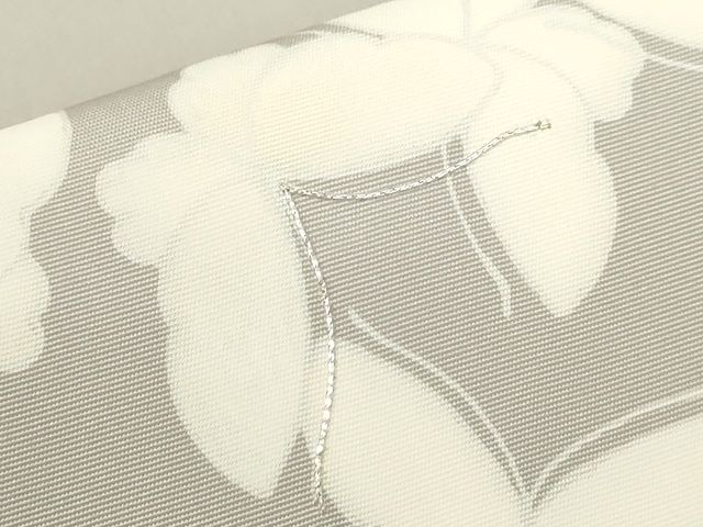 平和屋本店■極上 京都祇園の老舗 ぎをん齋藤 塩瀬 九寸名古屋帯 駒刺繍 舞蝶文 銀糸 絹鼠色地 正絹 逸品 KAAA1737kk4 - 平和屋