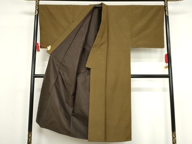 平和屋本店■極上 石川県指定無形文化財 牛首紬 白山工房 手織り 男性 アンサンブル 色無地 黒茶色 証紙付 正絹 逸品 KAAA1758kk5 - 平和屋