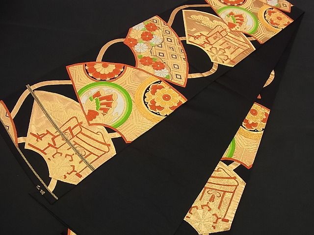 平和屋着物■六通柄袋帯 唐織 地紙御所車花蝶文 黒地 金糸 逸品 n-nr0144