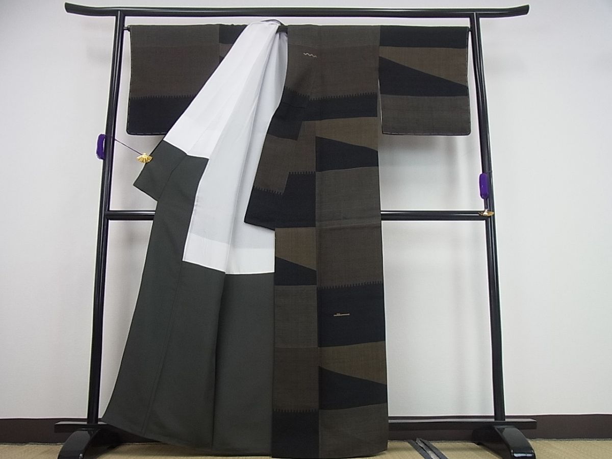 平和屋本店●希少 丸山正 Maru Factory 紬 幾何学文様 逸品3s814