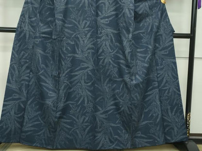 平和屋本店■極上　本場結城紬　重要無形文化財　100亀甲　奥順　草花文　藍鉄色地　証紙付き　逸品　CZAA1628s5 - 平和屋