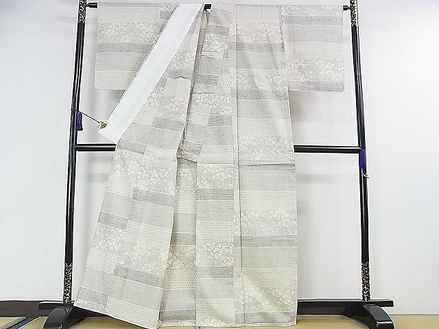 平和屋本店■極上　本場結城紬　重要無形文化財　単衣　100亀甲　花唐草横段文　逸品　未使用　DZAA0605kh4 - 平和屋