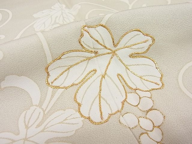 平和屋本店●極上 きもの志麻 岩下志麻ブランド 訪問着 駒刺繍 葡萄唐草文 金彩 白橡色地 パールトーン加工 逸品3s20967