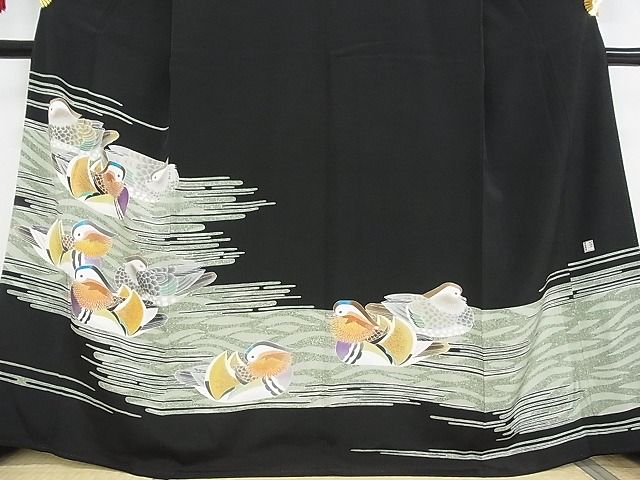 平和屋本店●極上　人間国宝・羽田登喜男　黒留袖　鴛鴦　九羽　金彩　着丈165.5cm　裄丈66cm　正絹　逸品　3kk3945