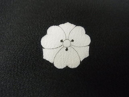 平和屋本店●極上　人間国宝・羽田登喜男　黒留袖　鴛鴦　九羽　金彩　着丈165.5cm　裄丈66cm　正絹　逸品　3kk3945