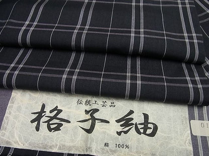 平和屋本店■極上 道行コート ロング丈 伝統工芸品 格子紬 単衣 黒地 高島屋扱い 反端付き 逸品3s5326