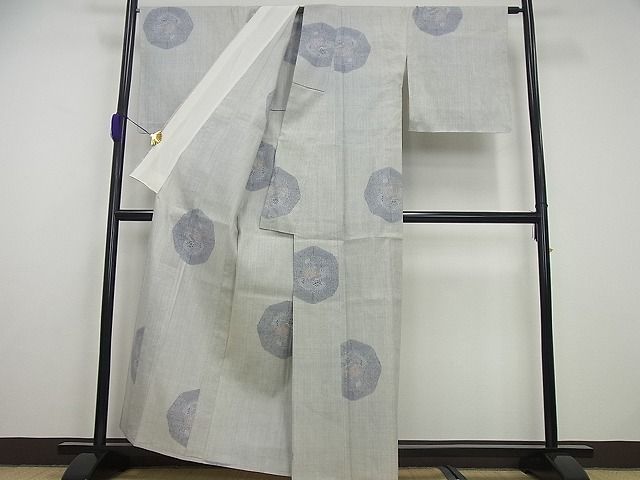 平和屋本店▽極上　本場結城紬　重要無形文化財　モロ入り　単衣　１００亀甲　奥順謹製　絵皿花文　証紙付き　逸品3s5725