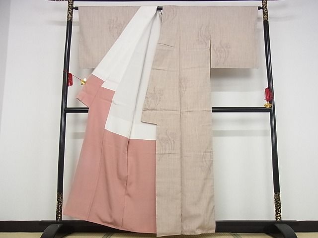 平和屋本店●極上 本場結城紬 重要無形文化財 80亀甲 飛び亀甲柄 草花文 着丈158.5cm 裄丈65.5cm 正絹 逸品 4kk0158