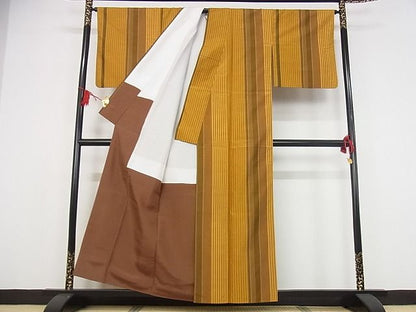 平和屋本店●極上 本場黄八丈 平織 紬 縞 証紙付き 西條 着丈156cm 裄丈66.5cm 正絹 逸品 4kk0237