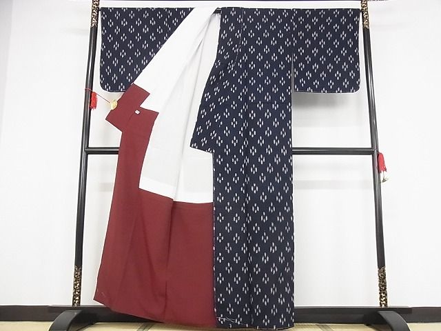 平和屋本店●極上　浦野理一　紬　菱絣　着丈159.5cm　裄丈68.5cm　正絹　逸品　未使用　4kk0247
