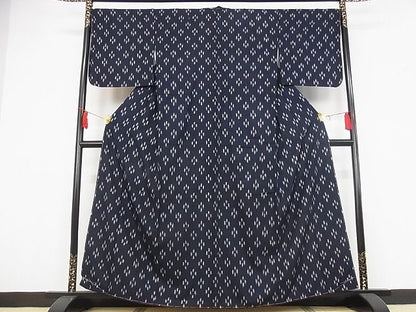 平和屋本店●極上　浦野理一　紬　菱絣　着丈159.5cm　裄丈68.5cm　正絹　逸品　未使用　4kk0247