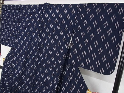平和屋本店●極上　浦野理一　紬　菱絣　着丈159.5cm　裄丈68.5cm　正絹　逸品　未使用　4kk0247