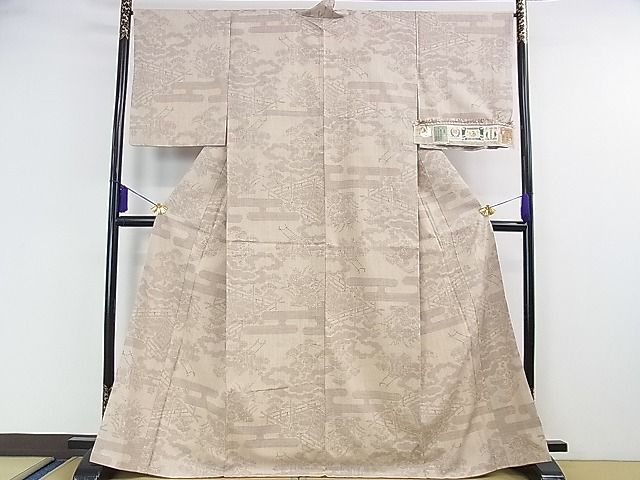 平和屋本店●極上　本場結城紬　重要無形文化財　100亀甲　奥順謹製　エ霞松風景　白茶色地　証紙付き　逸品　DZAA0130kh4