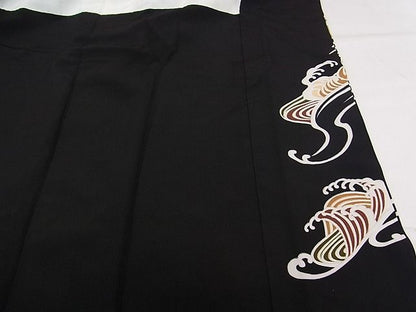 平和屋着物■豪華黒留袖　駒刺繍　立波鶴文　金銀彩　逸品　CAAC5237rv