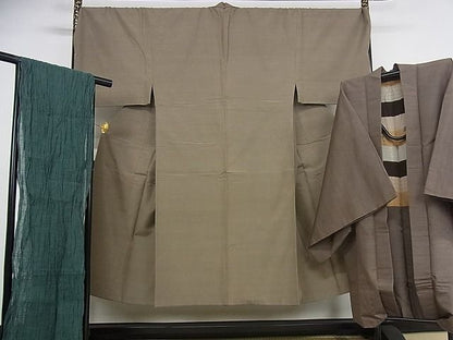 平和屋本店●極上　男性　紬　アンサンブル　兵児帯セット　着物：生壁色　羽織：焦茶　兵児帯：虫襖 　正絹　逸品　KAAA0871kk4