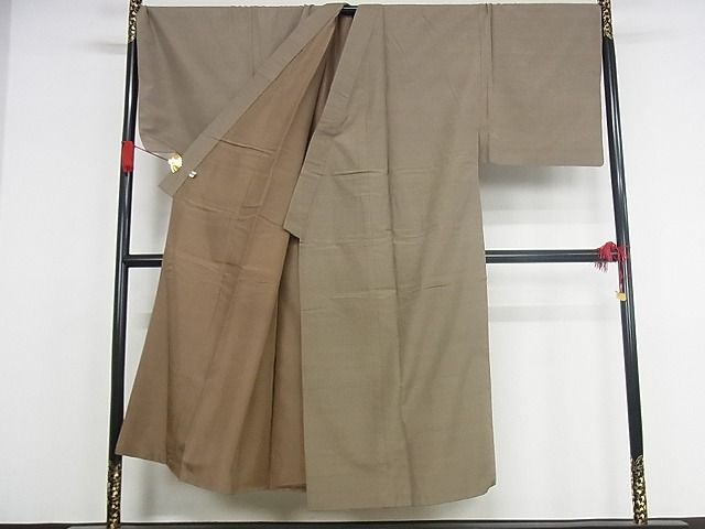 平和屋本店●極上　男性　紬　アンサンブル　兵児帯セット　着物：生壁色　羽織：焦茶　兵児帯：虫襖 　正絹　逸品　KAAA0871kk4