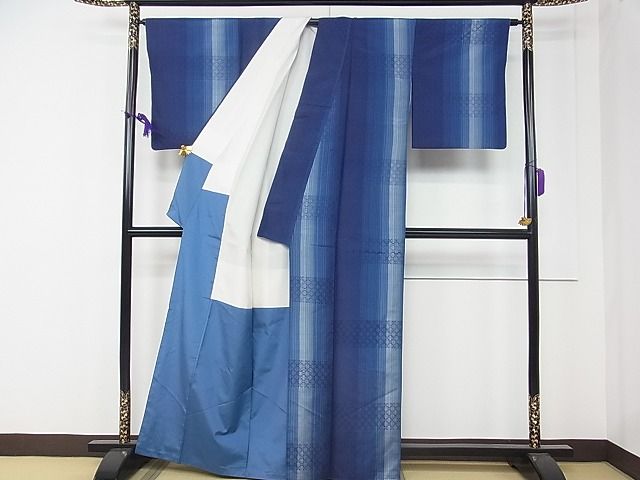 平和屋本店●超希少 日本工芸会正会員 秋山眞和 綾の手紬 手織 本藍染 花織 逸品 CZAA0039s4