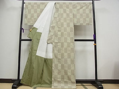 平和屋本店●極上　本場結城紬　重要無形文化財　100亀甲　市松結び紐文　砂色地　証紙付き　逸品　未使用　CYAA0006s4